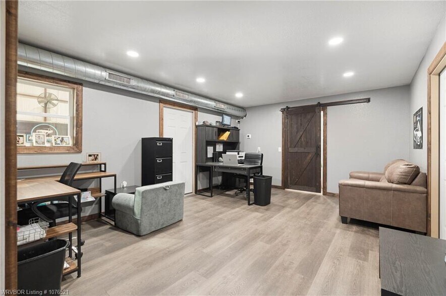 More Photos Of 209 S Broadway St, Stigler Flex For Sale