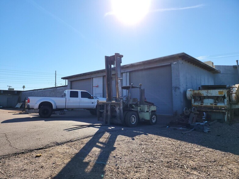 More Photos Of 2026 N 27th Ave, Phoenix Warehouse For Sale