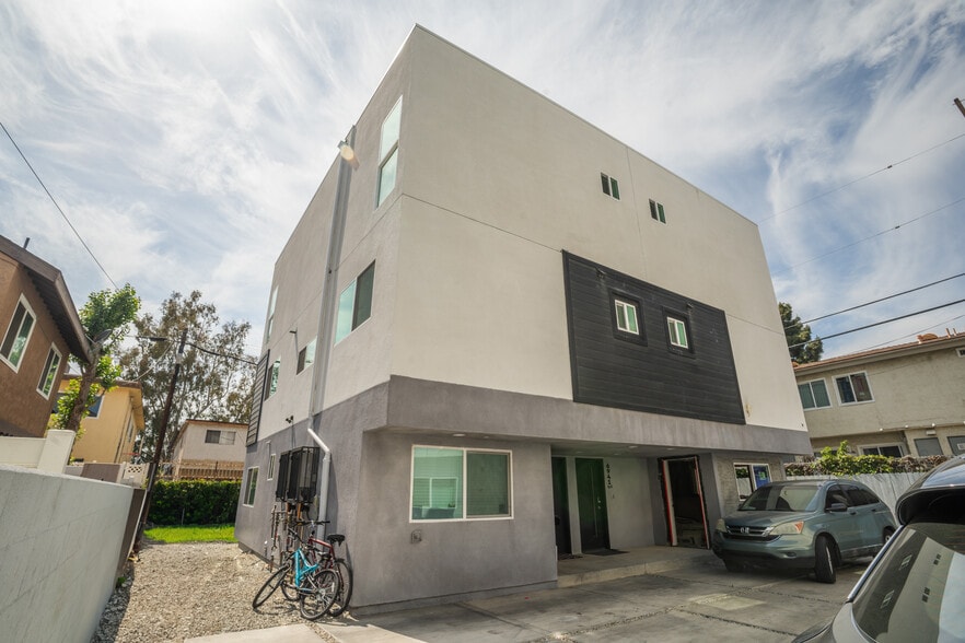 More Photos Of 6937 Simpson Ave, North Hollywood Apartments For Sale