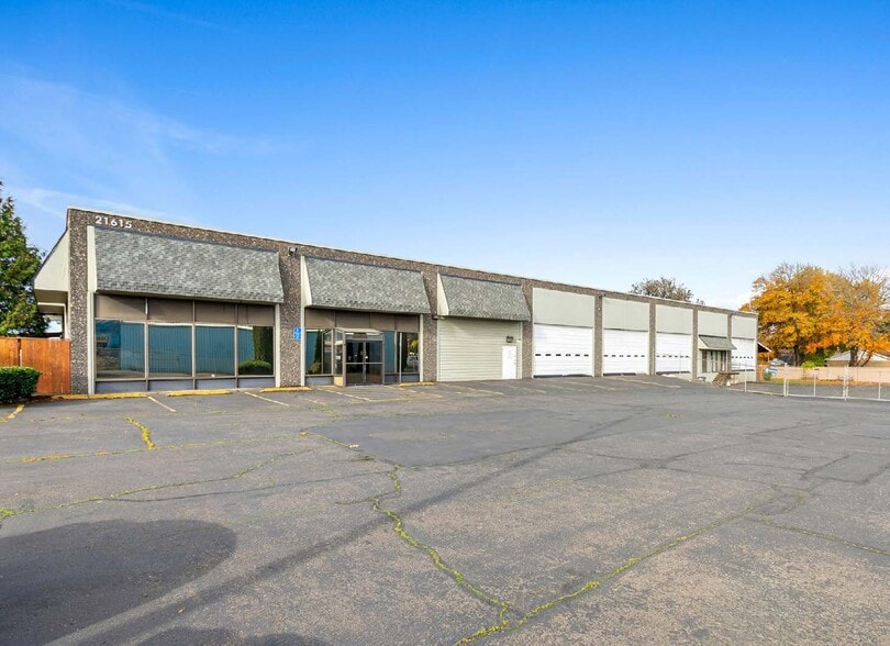 More Photos Of 21615 SW Tualatin Valley Hwy, Beaverton Showroom For Sale