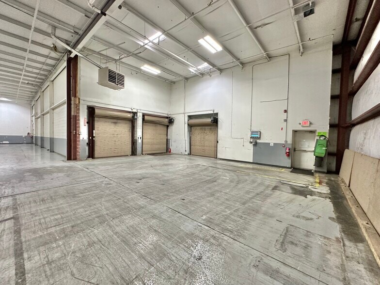 More Photos Of 1470 E Weisgarber Rd, Knoxville Light Distribution For Lease