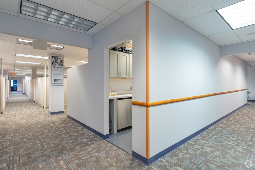 More Photos Of 945-951 Hornet Dr, Hazelwood Office For Sale