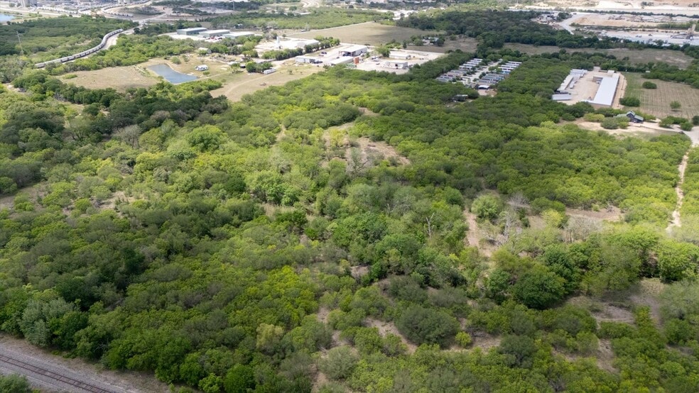 More Photos Of 1911 Wald Rd, New Braunfels Manufactured Housing Mobile Home Park For Sale