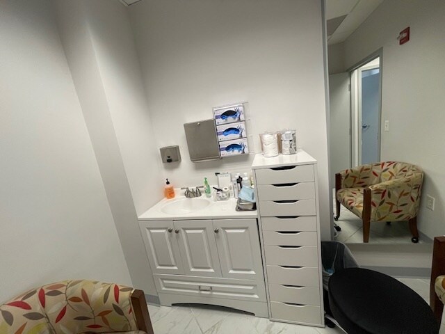 More Photos Of 5530 Wisconsin Ave, Chevy Chase Medical For Lease