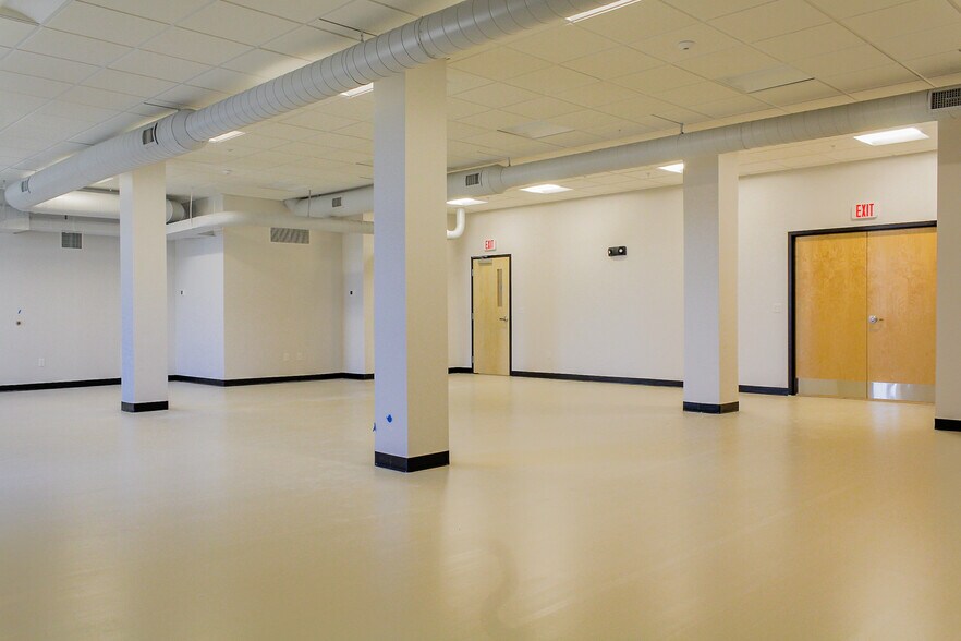 More Photos Of 160 Presumpscot St, Portland Light Distribution For Lease