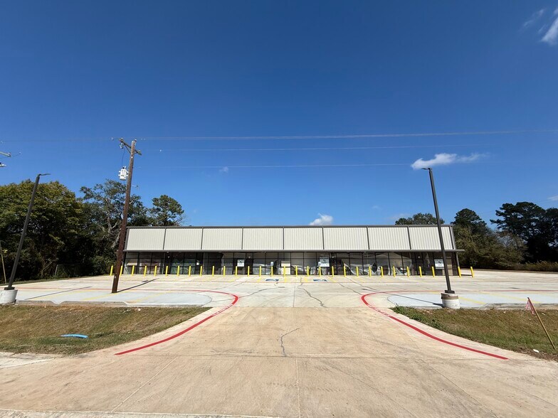Primary Photo Of 18487 Highway 105, Cleveland General Retail For Lease