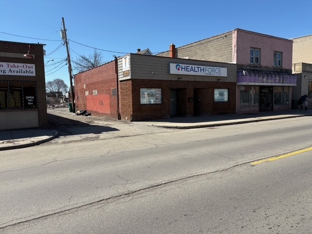 Primary Photo Of 1909 Pine Ave, Niagara Falls Medical For Sale