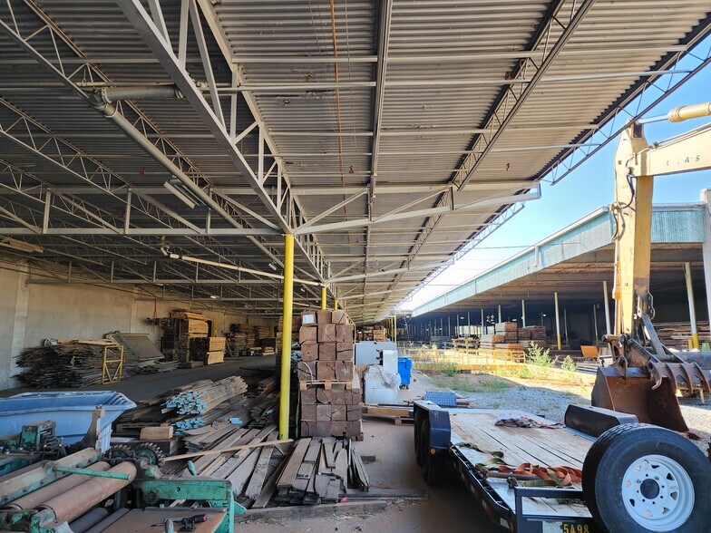 More Photos Of 866 River Rd, Valley Manufacturing For Sale