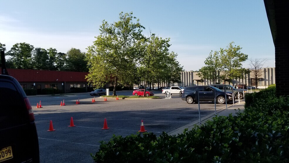 More Photos Of 6656 Dobbin Rd, Columbia Unknown For Lease