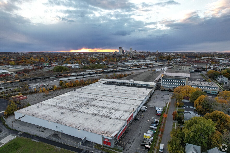 More Photos Of 37-39 Breck St, Rochester Distribution For Lease