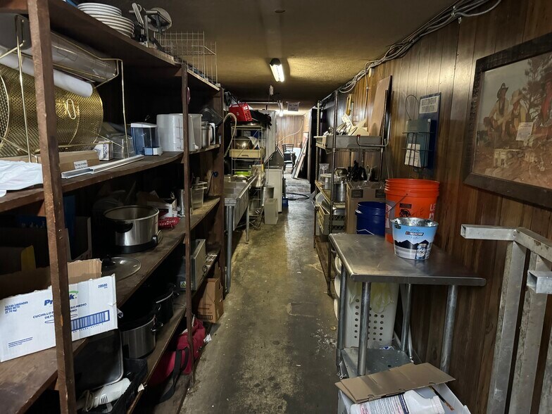 More Photos Of 3080 W State St, Bristol Bar For Sale