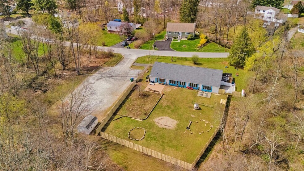 More Photos Of 4 Glenna Dr, Carmel Specialty For Sale