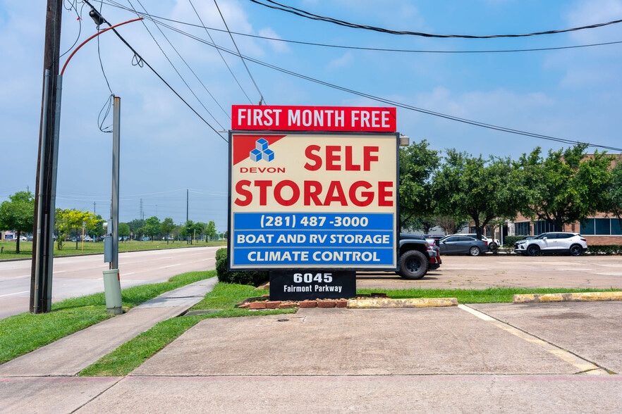 Primary Photo Of 6045 Fairmont Pky, Pasadena Self Storage For Sale