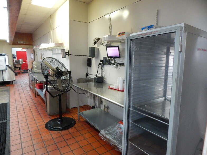 More Photos Of 180 Lumber City Hwy, Hazlehurst Restaurant For Sale