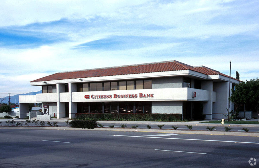 Primary Photo Of 973 E Badillo St, Covina Office For Lease