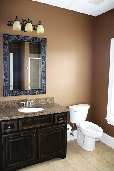 More Photos Of 2550 Northside Xing, Macon-Bibb Office For Lease