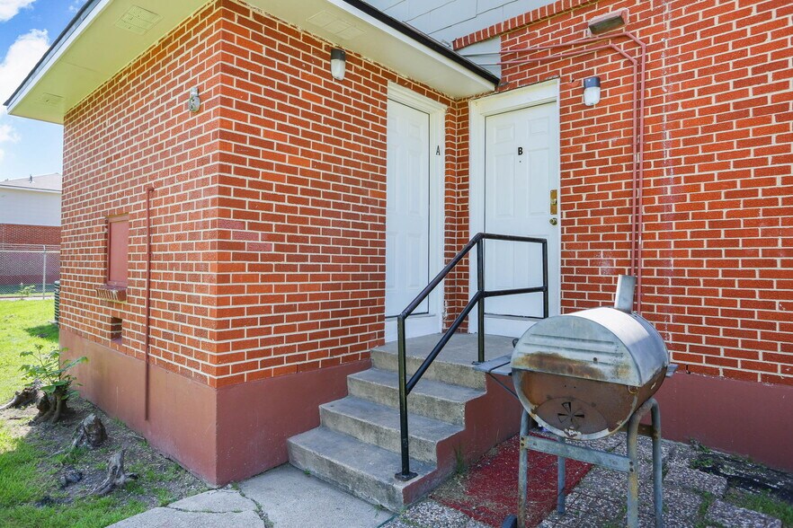 More Photos Of 309 Calgary Ave, San Antonio Apartments For Sale