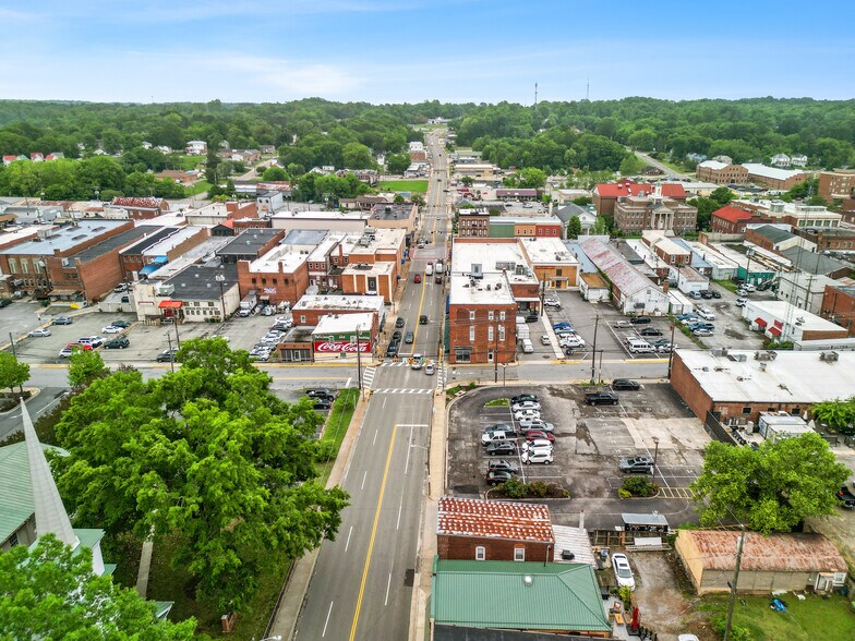 More Photos Of 215 W 3rd St, Farmville General Retail For Sale