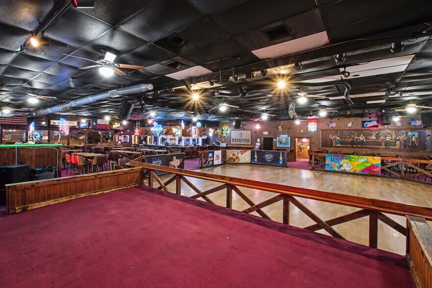 More Photos Of 15615 E State Highway 29, Buchanan Dam Restaurant For Sale