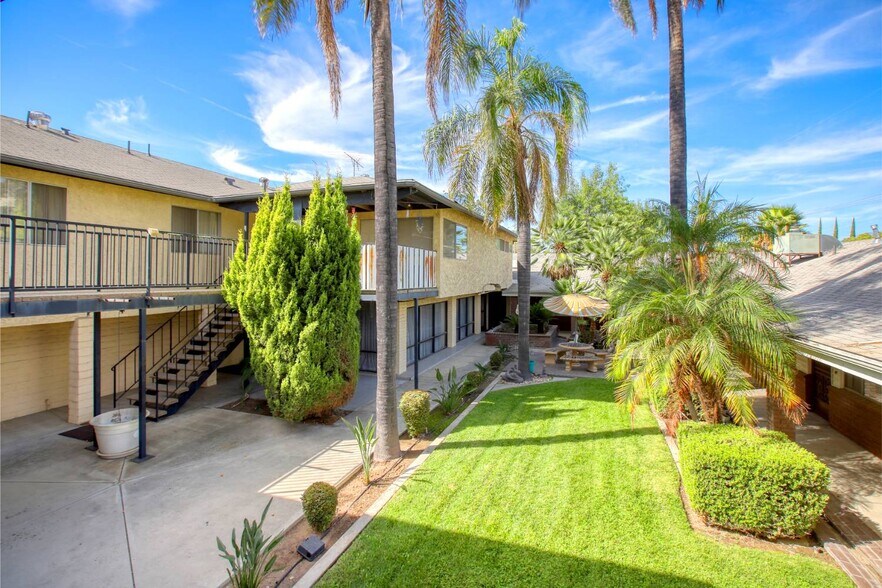 More Photos Of 145 W Grove St, Rialto Apartments For Sale