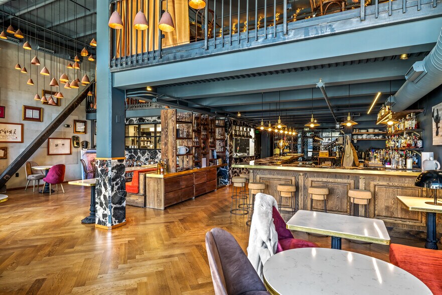 More Photos Of 910 Yampa Street, Steamboat Springs General Retail For Sale