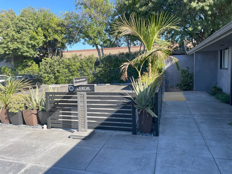 More Photos Of 6086 Brockton Ave, Riverside Medical For Lease