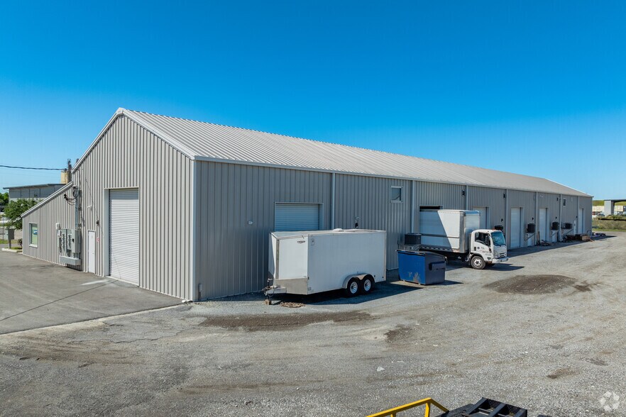 More Photos Of 1512 McKay Bay Ct, Tampa Manufacturing For Sale