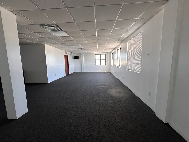 More Photos Of 2000 Hylan Blvd, Staten Island Office For Lease