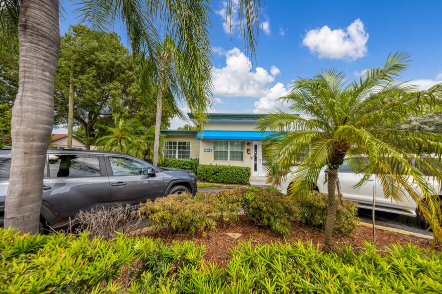 More Photos Of 1845 Garfield St, Hollywood Assisted Living For Sale
