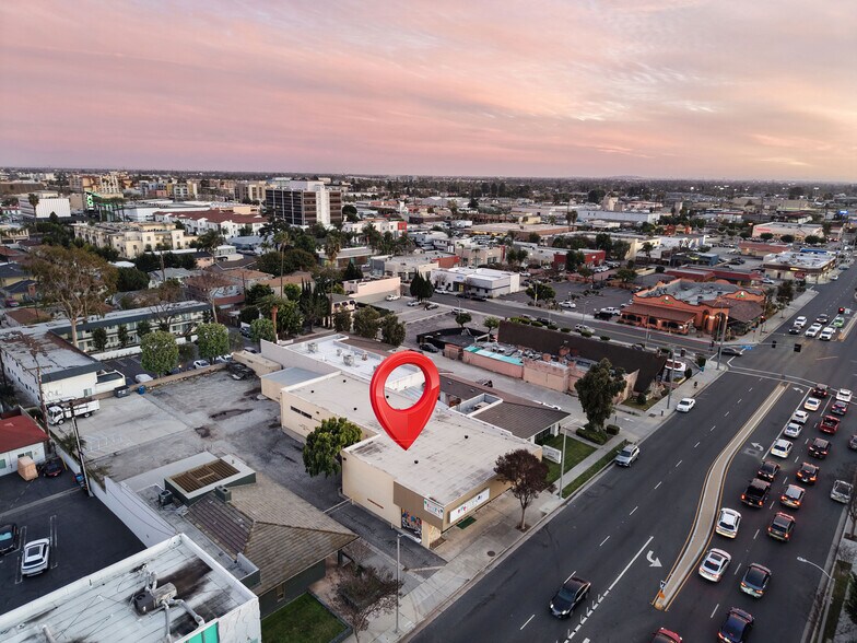 More Photos Of 10900 Paramount Blvd, Downey Storefront For Sale