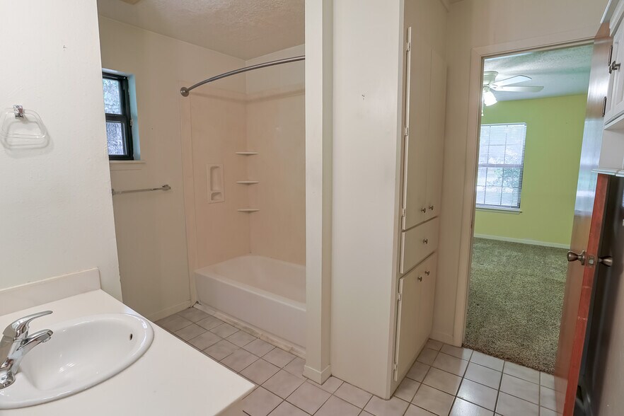 More Photos Of 211 Brantley Ln, Magnolia Apartments For Sale