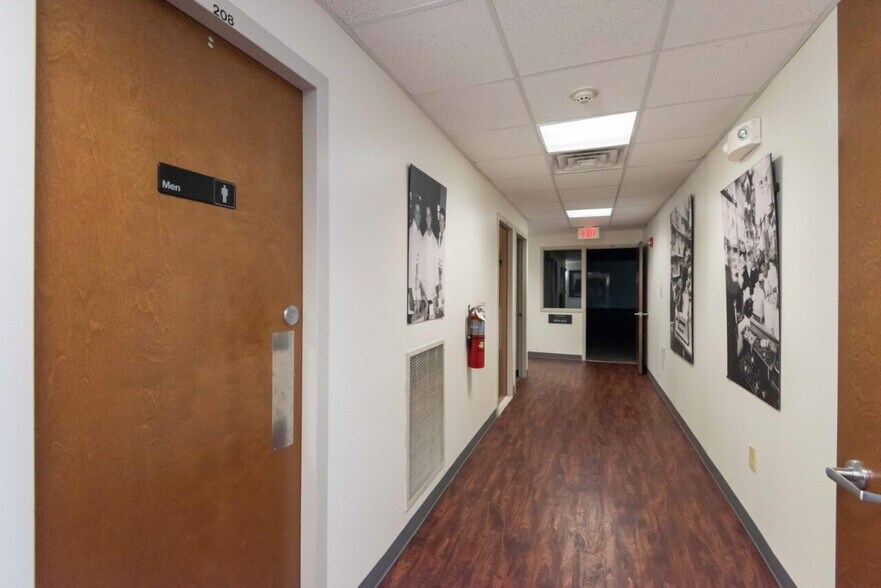 More Photos Of 913-929 Wallace St, Philadelphia Distribution For Lease