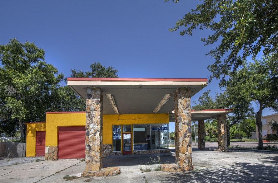 More Photos Of 1600 9th Ave N, Saint Petersburg Restaurant For Sale