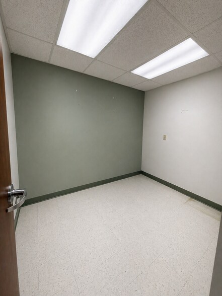More Photos Of 1911 Lubbock St, Harlingen Healthcare For Lease