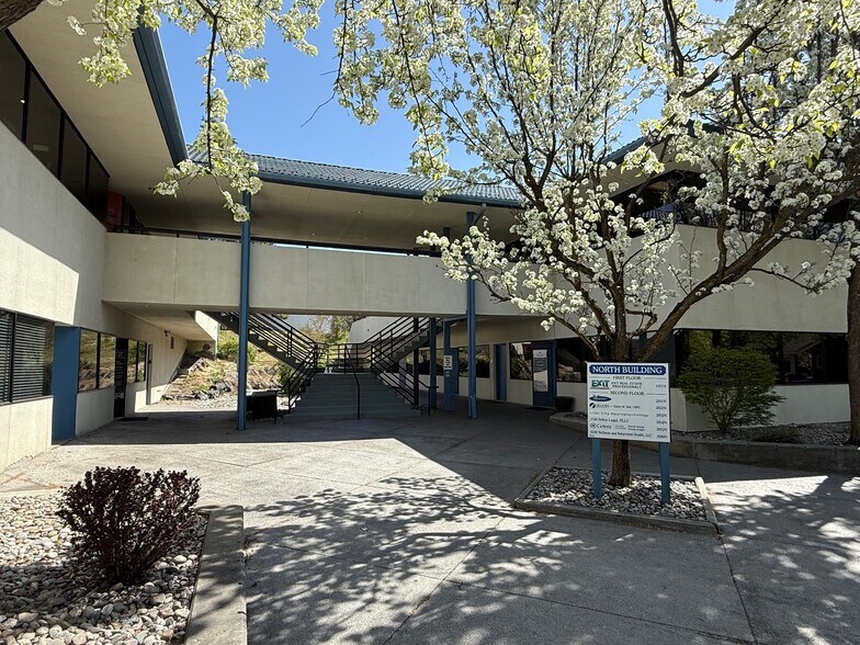 More Photos Of 1403 S Grand Blvd, Spokane Office For Lease