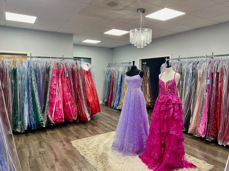 More Photos Of 892-894 Oaklawn Ave, Cranston Office Residential For Sale