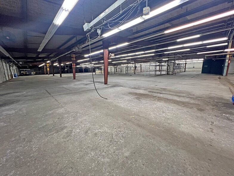 More Photos Of 13301 Tinker Ave, Lawrenceville Manufacturing For Lease