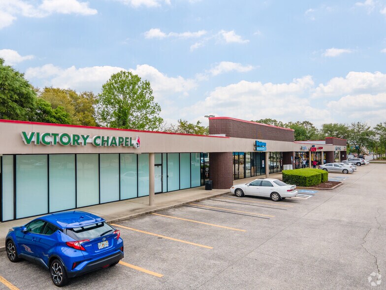 More Photos Of 3031 Monument Rd, Jacksonville General Retail For Lease