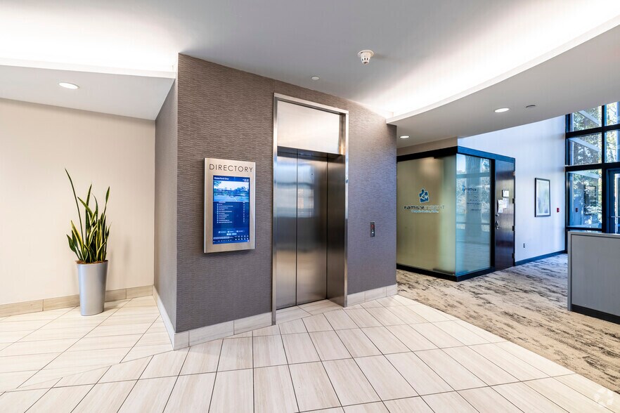 More Photos Of 2820 Waterford Lake Dr, Midlothian Office For Lease