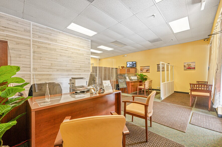 More Photos Of 1508-1574 N Mitchell St, Cadillac General Retail For Sale