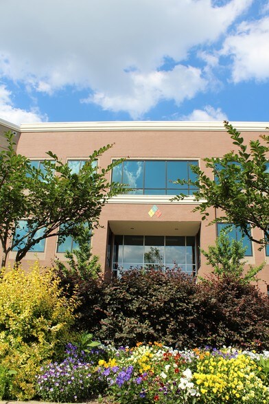 More Photos Of 8700 W Trail Lake Dr, Memphis Office For Lease