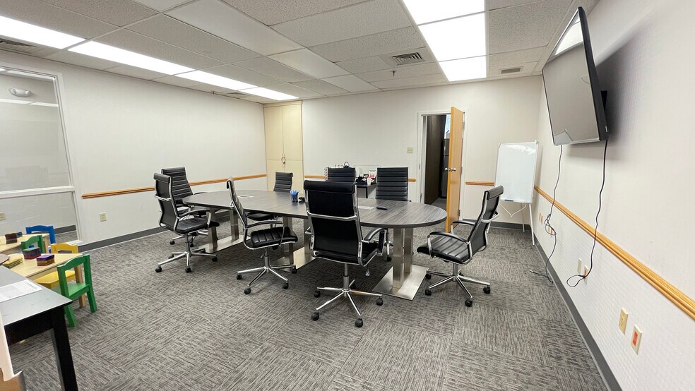 More Photos Of 446-450 Union Blvd, Allentown Medical For Lease