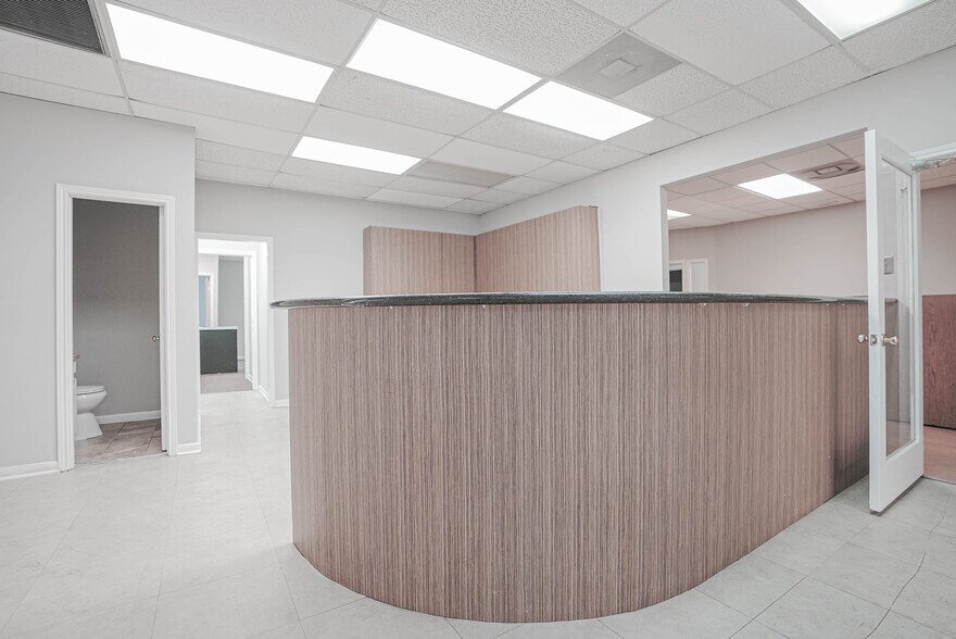 More Photos Of 14721 Pebble Bend Dr, Houston Medical For Lease