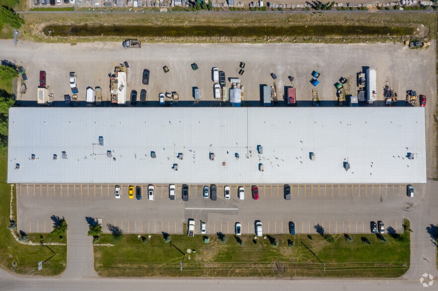 More Photos Of 240040 Frontier Pl SE, Rocky View No 44 Warehouse For Sale