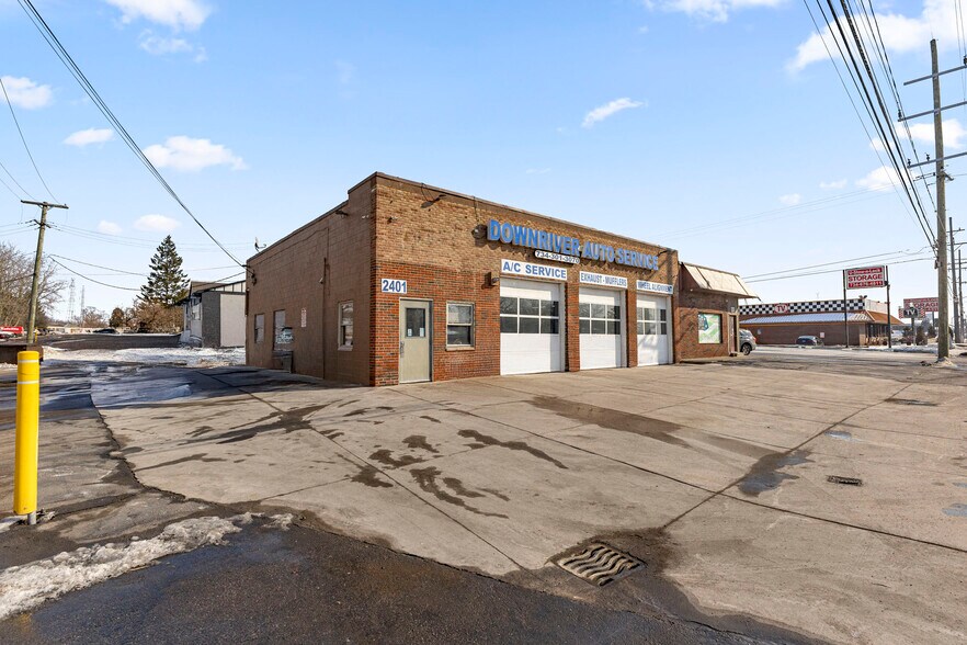More Photos Of 2401 Fort St, Trenton Warehouse For Sale