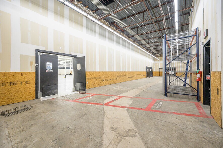 More Photos Of 28 E 15th St, Edmond Storefront For Sale