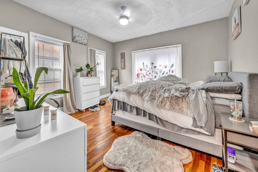 More Photos Of 12065 Edgewater Dr, Lakewood Apartments For Sale