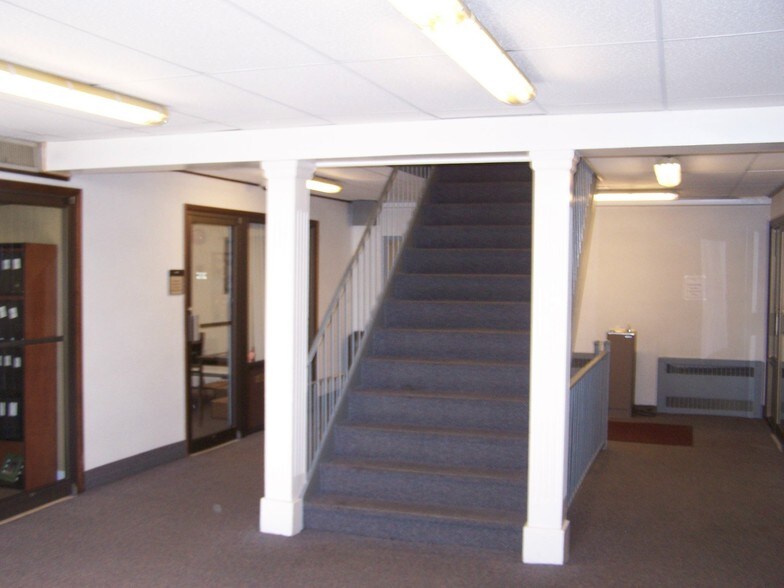 More Photos Of 9 E Loockerman St, Dover Office For Lease