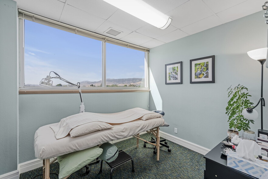 More Photos Of 890 Mill St, Reno Medical For Lease