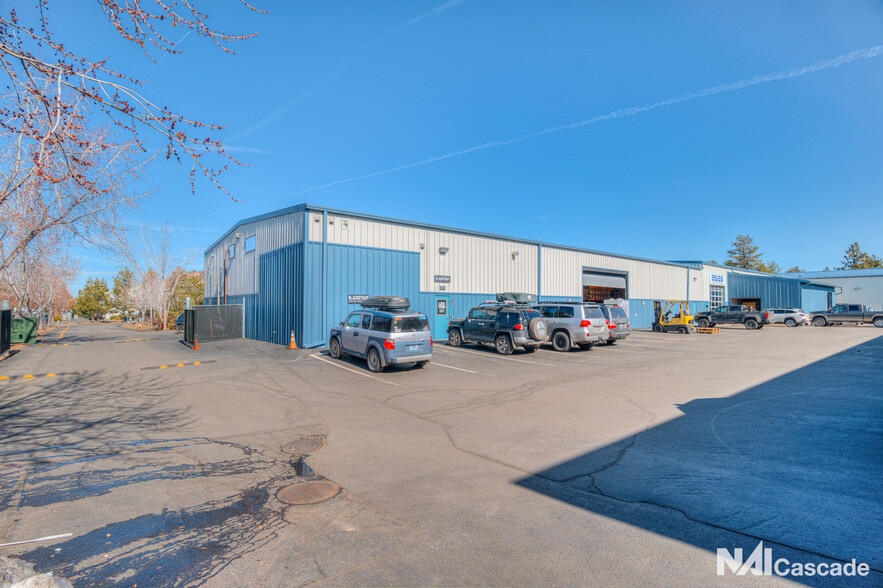 More Photos Of 1305-1309 SE Armour Rd, Bend Warehouse For Lease